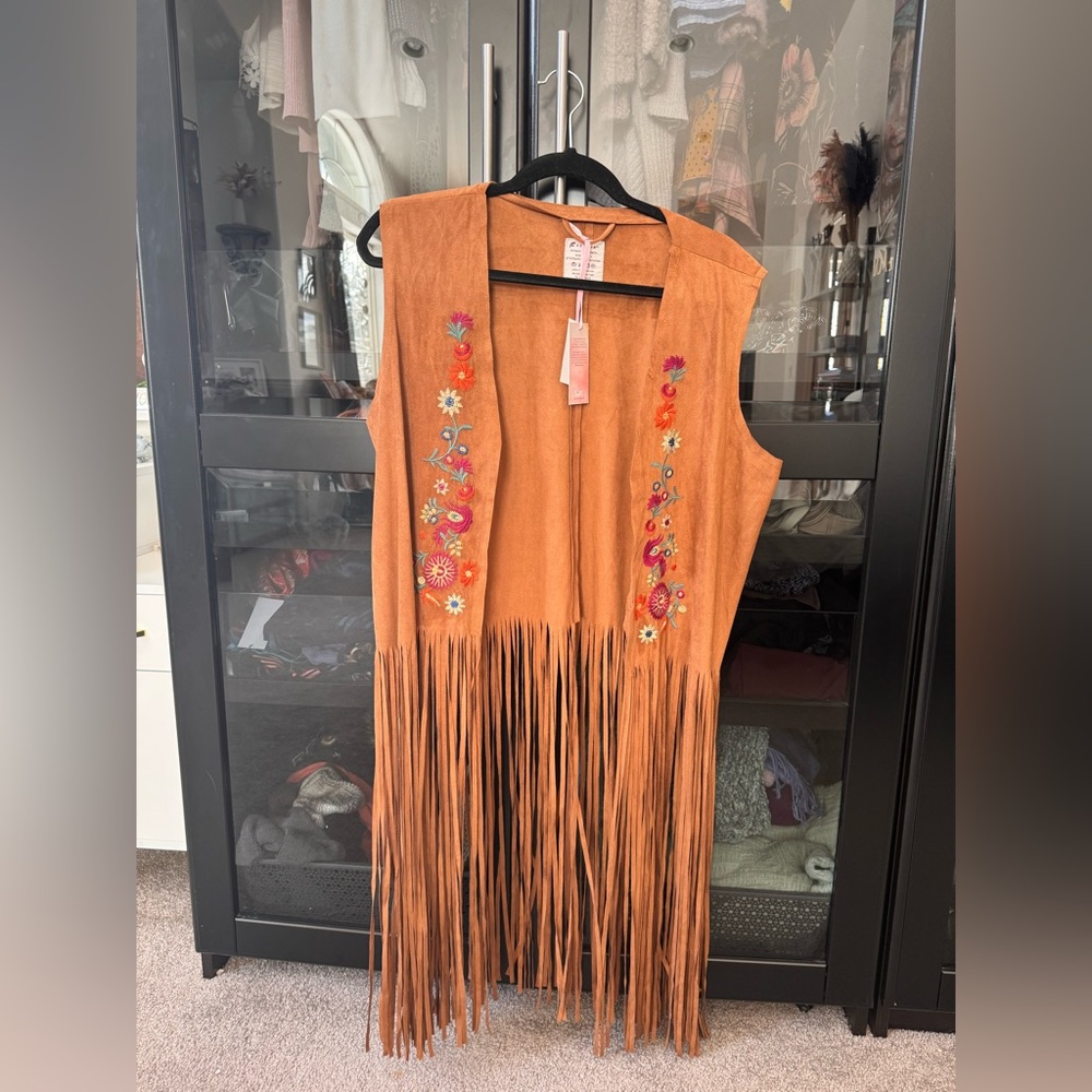 Fornia faux suede jacket, super cute with a pair of jeans or jean shorts!